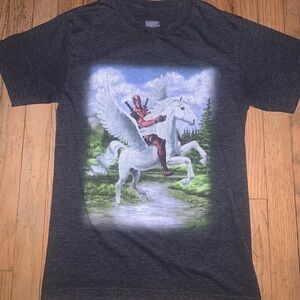 Dark grey Deadpool t-shirt !